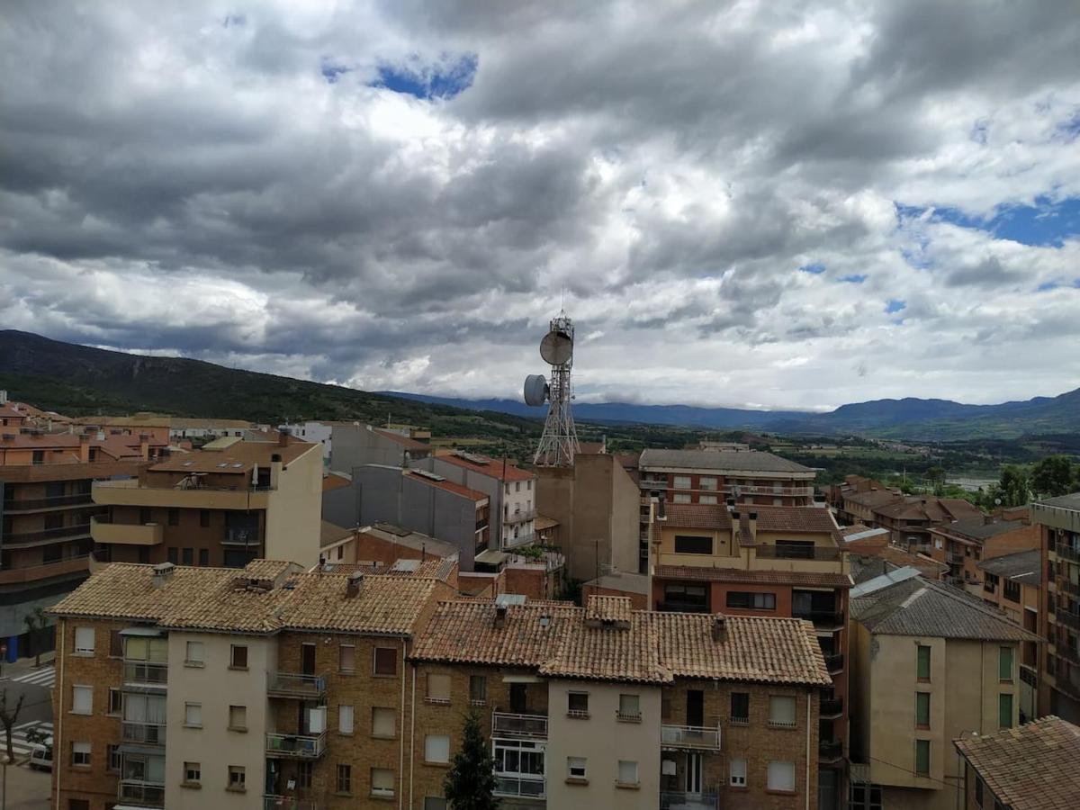 Апартаменты Lo Piset De La Torre Тремп Экстерьер фото